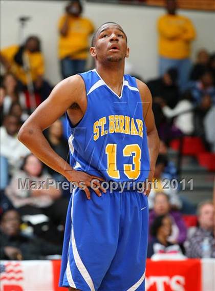 Thumbnail 1 in St. Bernard vs. Sierra Canyon (CIF SoCal D5 Regional Final) photogallery.