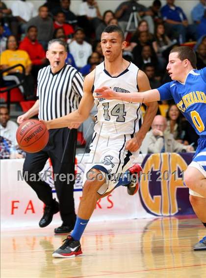 Thumbnail 1 in St. Bernard vs. Sierra Canyon (CIF SoCal D5 Regional Final) photogallery.