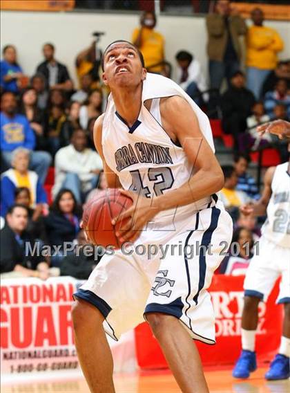 Thumbnail 1 in St. Bernard vs. Sierra Canyon (CIF SoCal D5 Regional Final) photogallery.