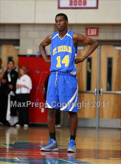 Thumbnail 2 in St. Bernard vs. Sierra Canyon (CIF SoCal D5 Regional Final) photogallery.