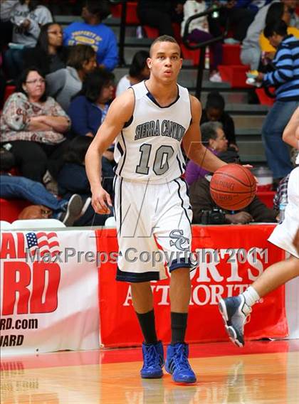Thumbnail 3 in St. Bernard vs. Sierra Canyon (CIF SoCal D5 Regional Final) photogallery.
