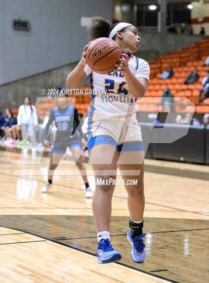 Thumbnail 2 in Hebron vs. Boswell (UIL Basketball 6A Area) photogallery.