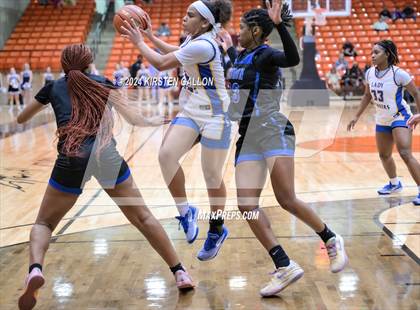 Thumbnail 2 in Hebron vs. Boswell (UIL Basketball 6A Area) photogallery.