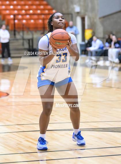Thumbnail 2 in Hebron vs. Boswell (UIL Basketball 6A Area) photogallery.