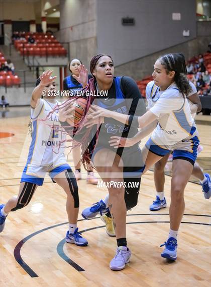 Thumbnail 2 in Hebron vs. Boswell (UIL Basketball 6A Area) photogallery.