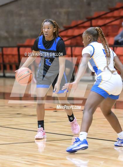 Thumbnail 2 in Hebron vs. Boswell (UIL Basketball 6A Area) photogallery.