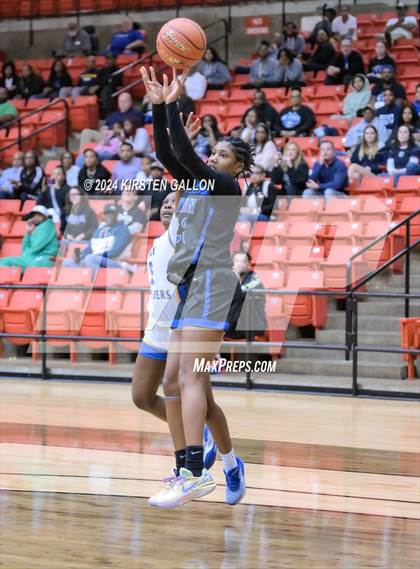 Thumbnail 2 in Hebron vs. Boswell (UIL Basketball 6A Area) photogallery.