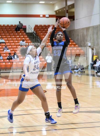 Thumbnail 1 in Hebron vs. Boswell (UIL Basketball 6A Area) photogallery.