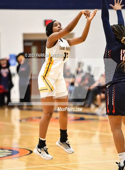 Thumbnail 1 in Cy Springs vs Klein Oak (UIL 6A Regional Quarterfinal Playoff) photogallery.