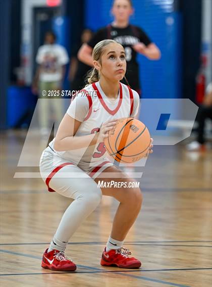 Thumbnail 3 in Santa Fe Catholic vs. Strawberry Crest (Tampa Bay Christmas Invitational) photogallery.
