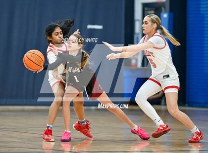 Thumbnail 1 in Santa Fe Catholic vs. Strawberry Crest (Tampa Bay Christmas Invitational) photogallery.