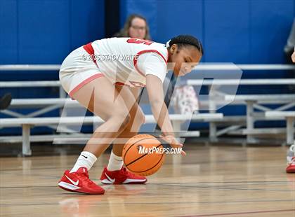 Thumbnail 3 in Santa Fe Catholic vs. Strawberry Crest (Tampa Bay Christmas Invitational) photogallery.