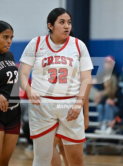 Thumbnail 3 in Santa Fe Catholic vs. Strawberry Crest (Tampa Bay Christmas Invitational) photogallery.