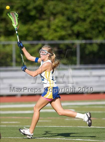 Thumbnail 2 in Brookfield vs New Fairfield (SWC Semifinal) photogallery.