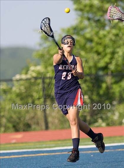 Thumbnail 1 in Brookfield vs New Fairfield (SWC Semifinal) photogallery.