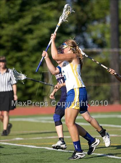Thumbnail 1 in Brookfield vs New Fairfield (SWC Semifinal) photogallery.