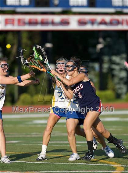 Thumbnail 3 in Brookfield vs New Fairfield (SWC Semifinal) photogallery.
