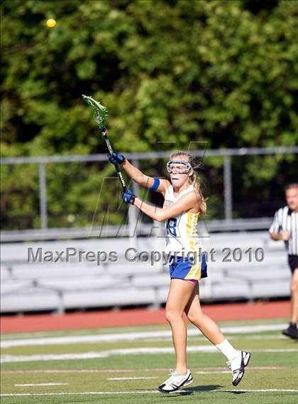 Thumbnail 3 in Brookfield vs New Fairfield (SWC Semifinal) photogallery.