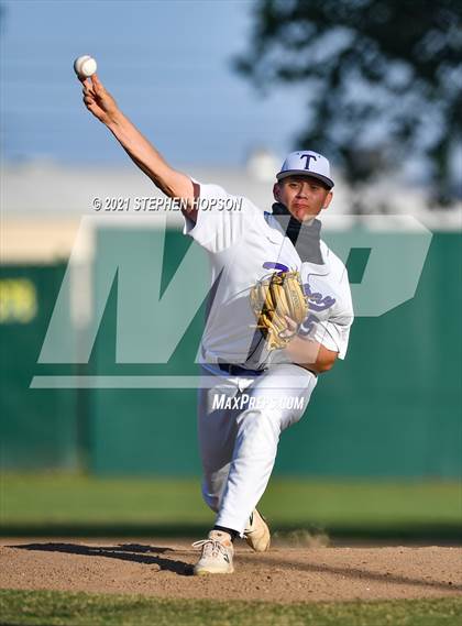 Thumbnail 3 in Lincoln @ Tokay photogallery.