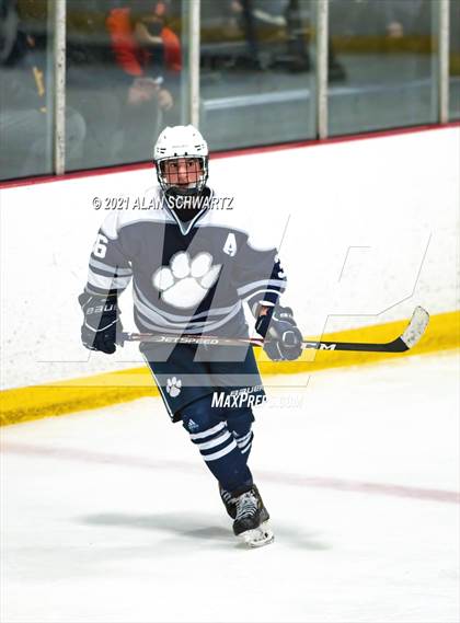Thumbnail 1 in Victor @ Pittsford (Section 5 Class A Sectional Final) photogallery.