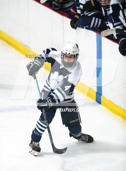 Thumbnail 1 in Victor @ Pittsford (Section 5 Class A Sectional Final) photogallery.