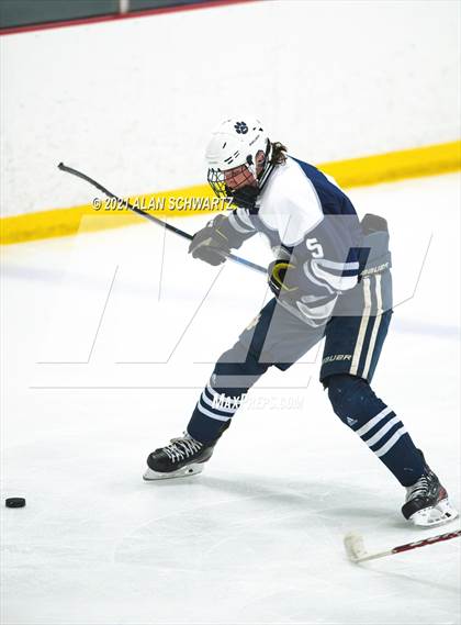 Thumbnail 1 in Victor @ Pittsford (Section 5 Class A Sectional Final) photogallery.