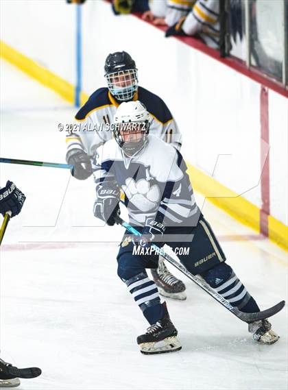 Thumbnail 2 in Victor @ Pittsford (Section 5 Class A Sectional Final) photogallery.