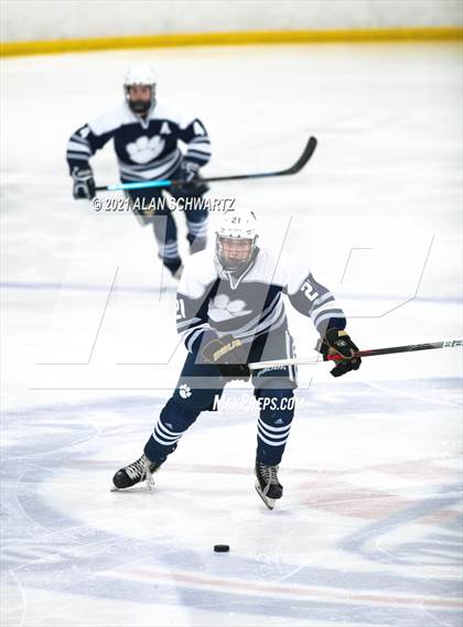Thumbnail 3 in Victor @ Pittsford (Section 5 Class A Sectional Final) photogallery.