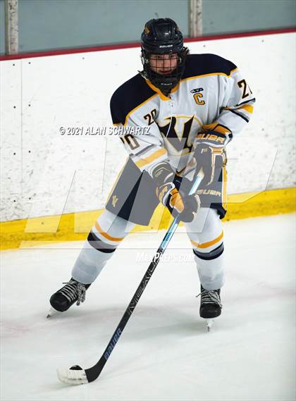 Thumbnail 2 in Victor @ Pittsford (Section 5 Class A Sectional Final) photogallery.