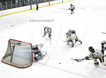 Thumbnail 2 in Victor @ Pittsford (Section 5 Class A Sectional Final) photogallery.