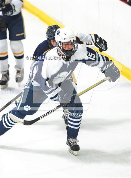 Thumbnail 1 in Victor @ Pittsford (Section 5 Class A Sectional Final) photogallery.