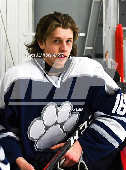 Thumbnail 2 in Victor @ Pittsford (Section 5 Class A Sectional Final) photogallery.