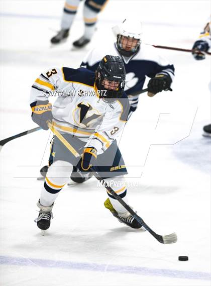 Thumbnail 1 in Victor @ Pittsford (Section 5 Class A Sectional Final) photogallery.