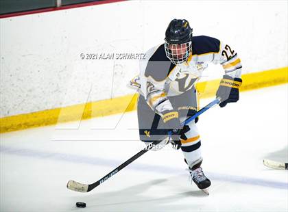 Thumbnail 3 in Victor @ Pittsford (Section 5 Class A Sectional Final) photogallery.