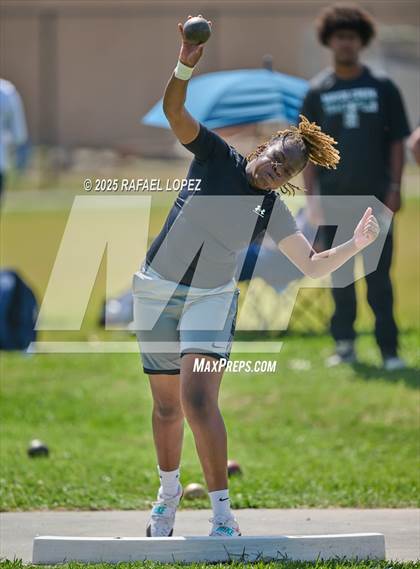 Thumbnail 2 in Panther Relays (Shot Put) photogallery.
