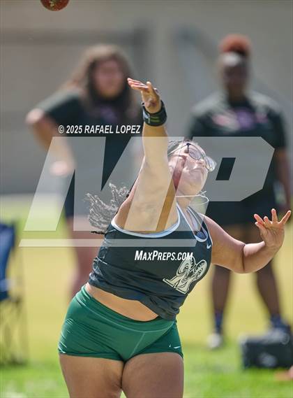 Thumbnail 2 in Panther Relays (Shot Put) photogallery.