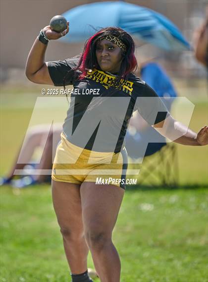 Thumbnail 3 in Panther Relays (Shot Put) photogallery.