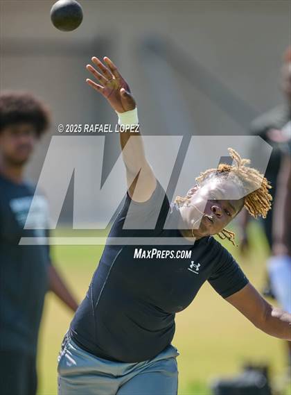 Thumbnail 1 in Panther Relays (Shot Put) photogallery.