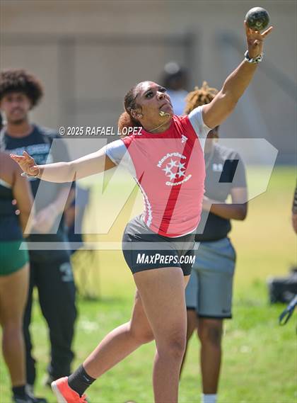 Thumbnail 3 in Panther Relays (Shot Put) photogallery.