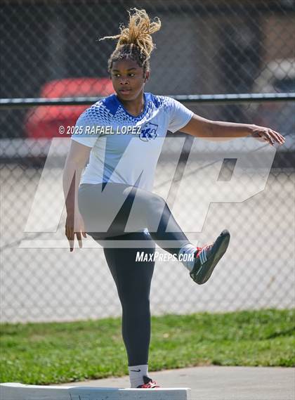 Thumbnail 2 in Panther Relays (Shot Put) photogallery.