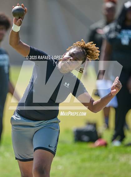 Thumbnail 3 in Panther Relays (Shot Put) photogallery.