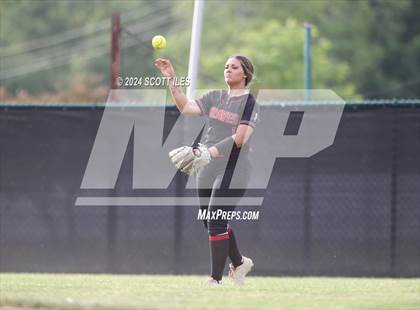 Thumbnail 2 in Dover vs. Logan Elm (OHSAA D2 Regional Final) photogallery.