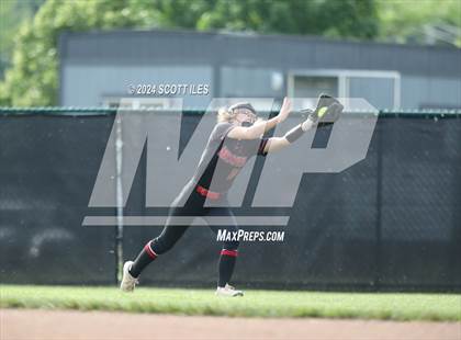 Thumbnail 3 in Dover vs. Logan Elm (OHSAA D2 Regional Final) photogallery.