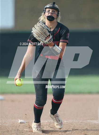 Thumbnail 1 in Dover vs. Logan Elm (OHSAA D2 Regional Final) photogallery.