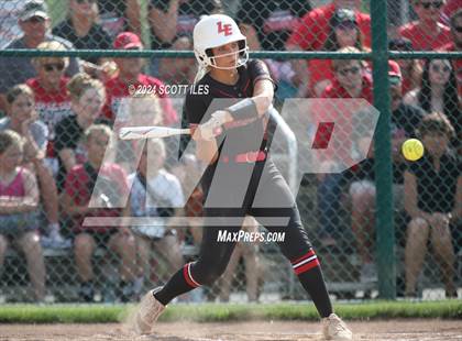 Thumbnail 2 in Dover vs. Logan Elm (OHSAA D2 Regional Final) photogallery.