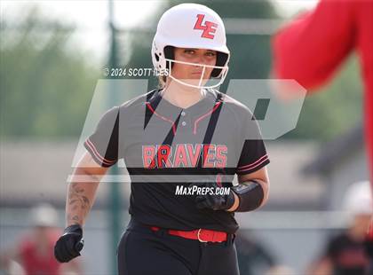 Thumbnail 3 in Dover vs. Logan Elm (OHSAA D2 Regional Final) photogallery.