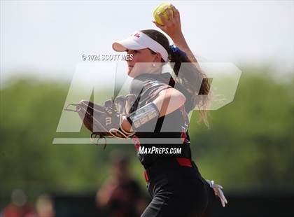 Thumbnail 3 in Dover vs. Logan Elm (OHSAA D2 Regional Final) photogallery.