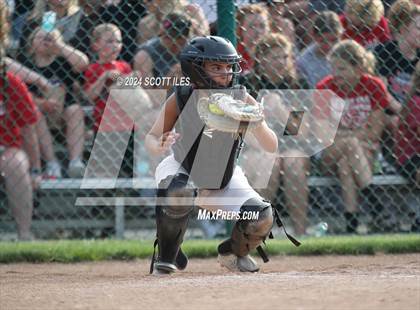 Thumbnail 2 in Dover vs. Logan Elm (OHSAA D2 Regional Final) photogallery.