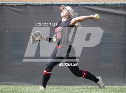 Thumbnail 1 in Dover vs. Logan Elm (OHSAA D2 Regional Final) photogallery.