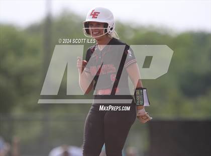 Thumbnail 1 in Dover vs. Logan Elm (OHSAA D2 Regional Final) photogallery.